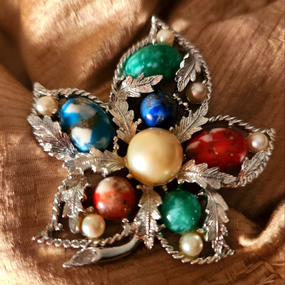 Sarah Coventry Fantasy Vintage 1967 Leaf Brooch Excellent Condition